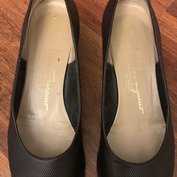 Salvatore Ferragamo size 8.5  - Picture 3 of 9